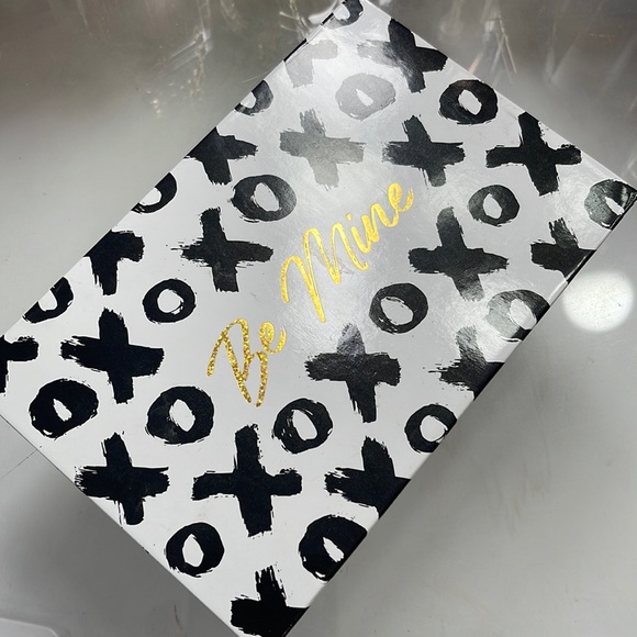 sydney grace Other - Sydney grace be mine light eyeshadow palette